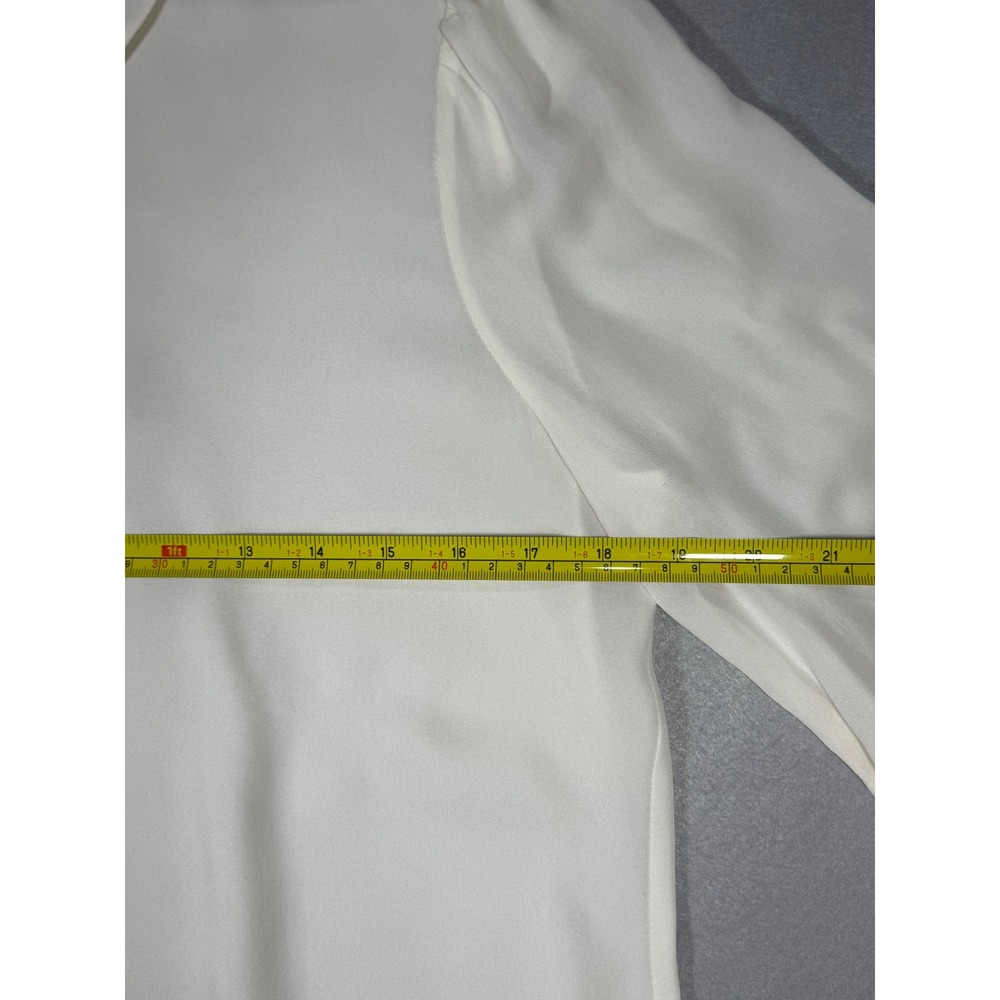 L'AGENCE Ivory 100% Silk Smocked Cuff Button Down Blouse Size Medium Ivory White - Picture 5 of 9